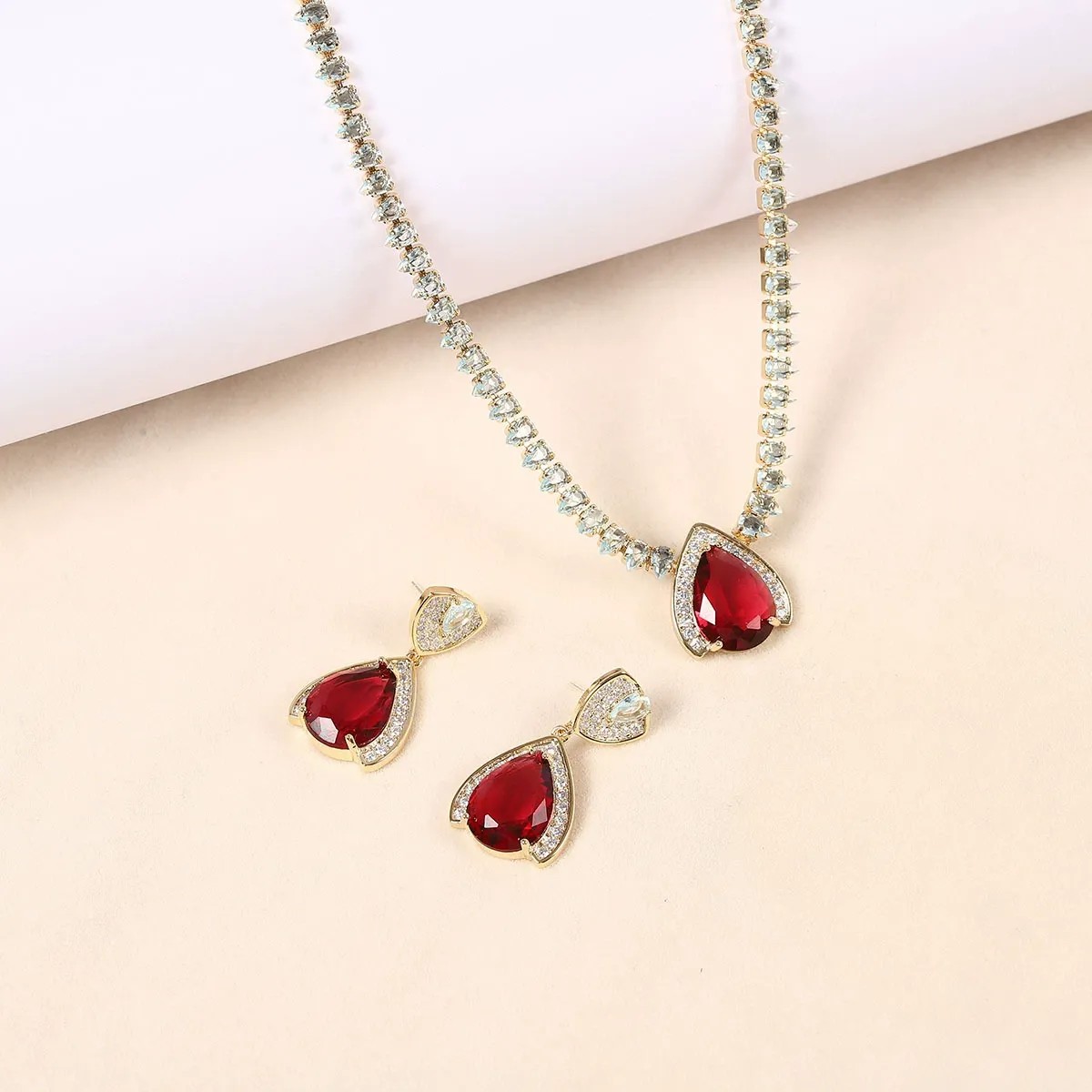 Red Zirconia Pendant Necklace  - Women Fashion Uae incelemesi ve fiyatı