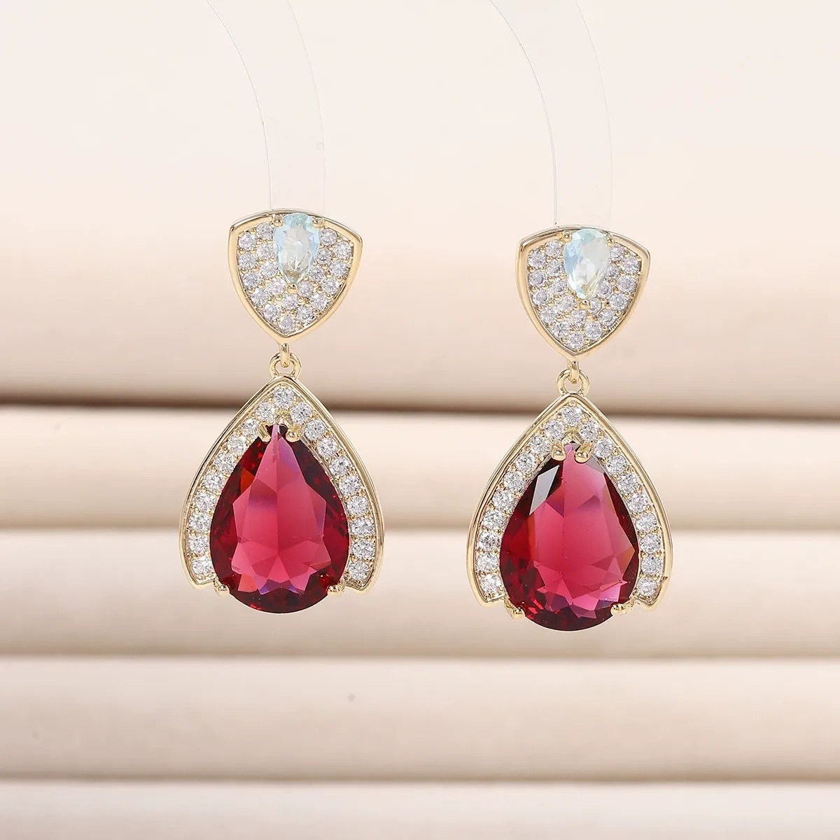 Red Zirconia Pendant Necklace  - Women Fashion Uae incelemesi ve fiyatı